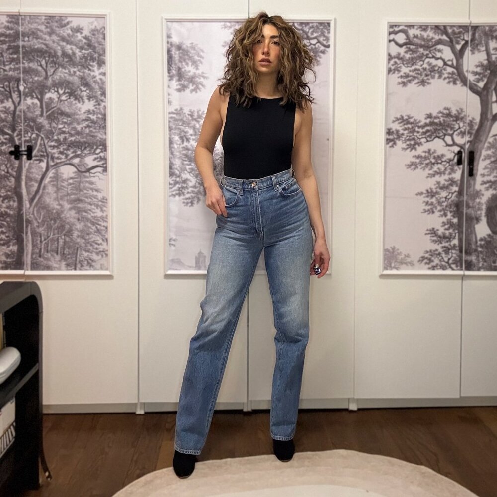 GRLFRND Super High Rise Slim Straight Sara Jeans size 28